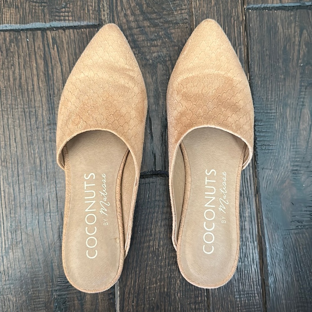 COCONUTS BY MATISSE SUEDE MULES / NWT